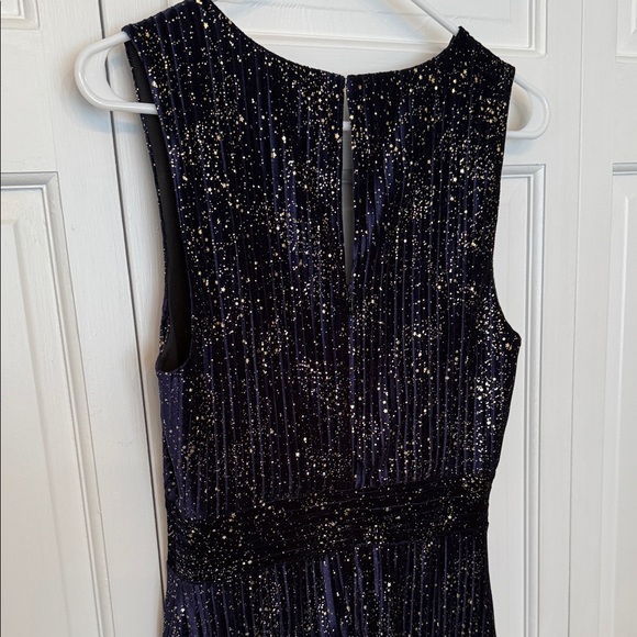 Elegant BCBG Purple Women's Dress - Picture 14 of 14